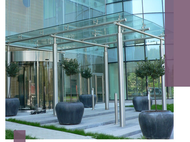 Навесы из стекла на заказ в Нягани — монтаж и установка