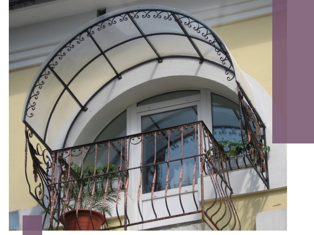 Козырьки над балконом в Нягани — изготовление и монтаж