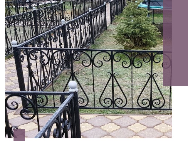 Кованые газонные ограждения под ключ в Нягани